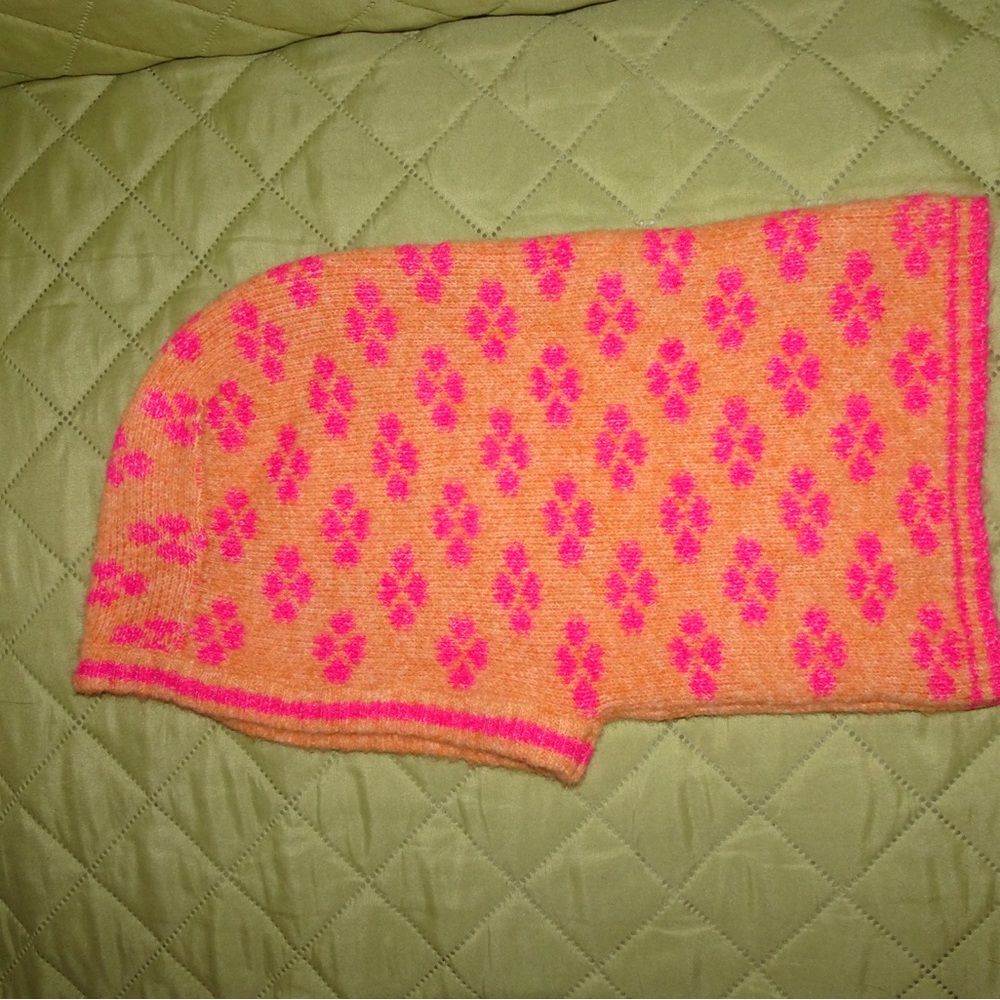 NEW never used BAKLAVA for WINTER or any outfit looking for a pop of color - Picture 2 of 4